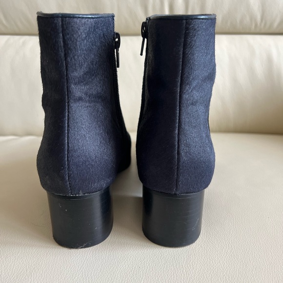 Urban Outfitters Navy Blue Faux Hair Ankle Boots Size 7 - Picture 3 of 7
